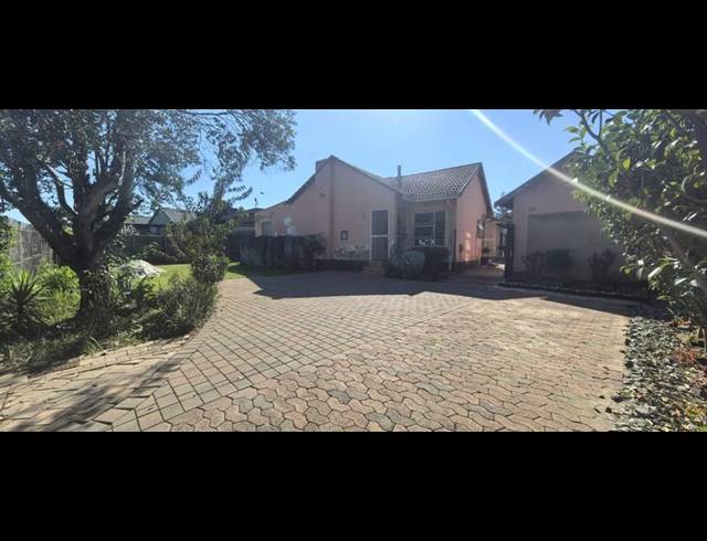 3 BEDROOM HOUSE FOR SALE IN ROODEPOORT WEST